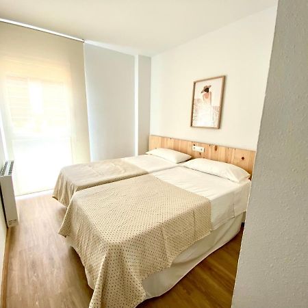 Apartamento Con 3 Habitaciones, Terraza Y Jardin Comunitario Con Piscina En 圣安东尼奥·德·卡隆 外观 照片