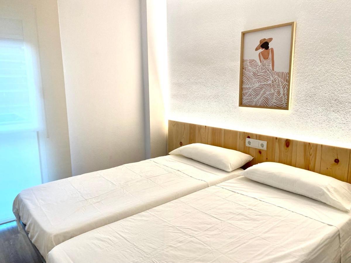 Apartamento Con 3 Habitaciones, Terraza Y Jardin Comunitario Con Piscina En 圣安东尼奥·德·卡隆 外观 照片